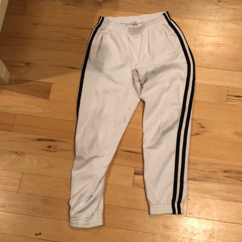 Brandy Melville “Rosa sweatpants”